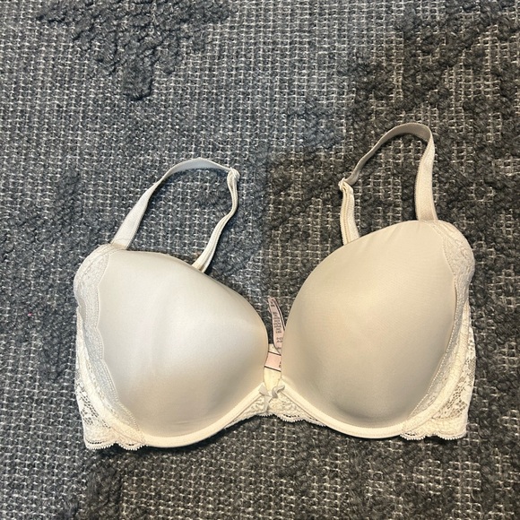 Victoria's Secret Cream Underwire T-Shirt Bra - Picture 1 of 3